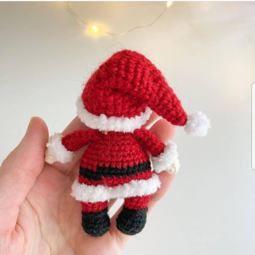 FREE LITTLE SANTA CLAUS CROCHET PATTERN