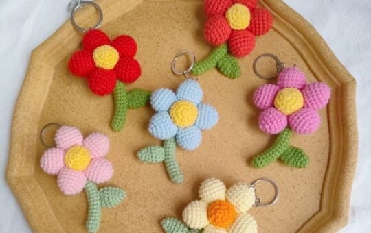 flower keychain crochet pattern