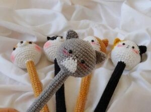 gray cat head crochet pattern