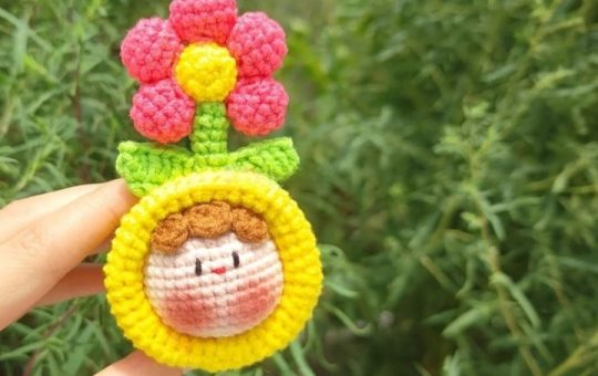 cute flower head crochet pattern