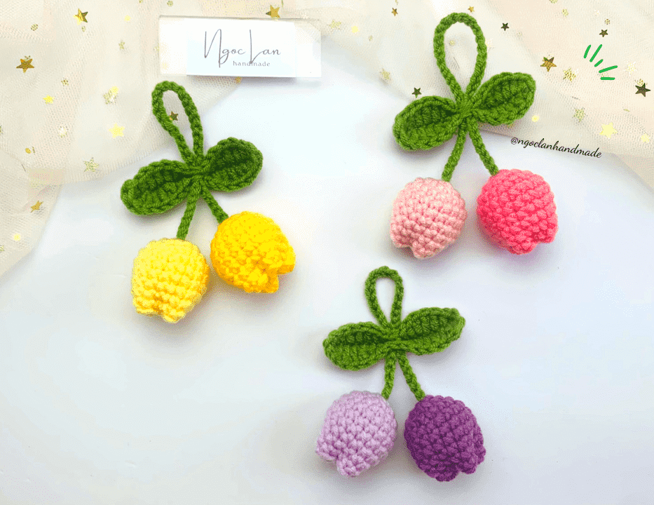 tulip keychain crochet pattern