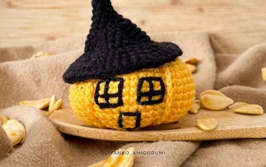 tiny pumpkin house crochet pattern