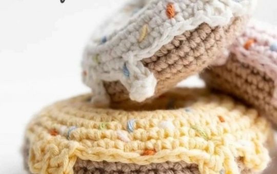 Donut pillow crochet pattern