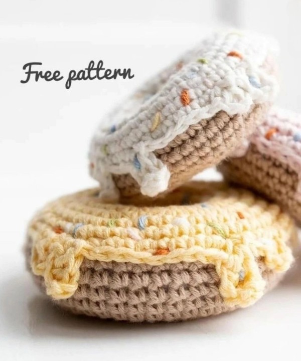 Donut pillow crochet pattern