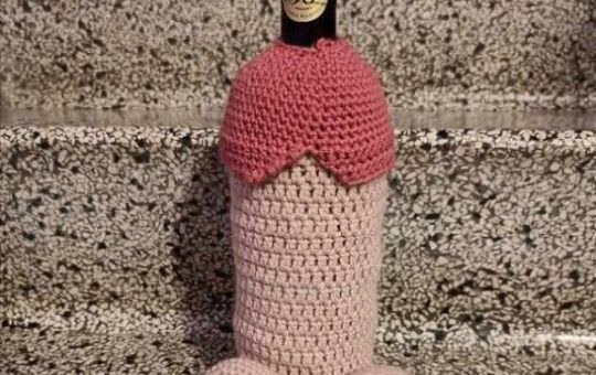Penis wine cosy crochet pattern
