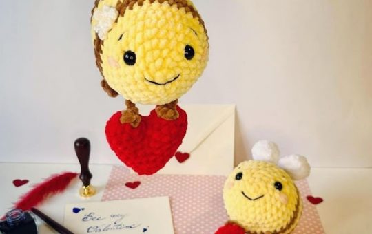 Bee of love crochet pattern