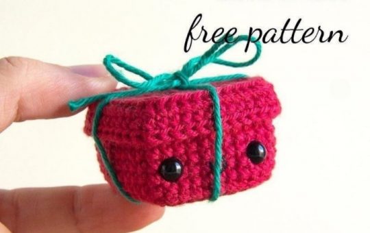 Gift box crochet pattern