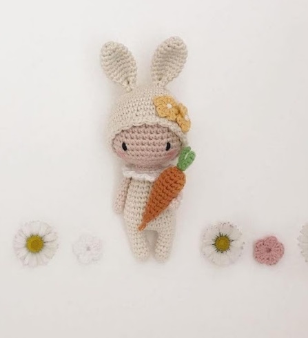 Bunny hat and carrot crochet pattern
