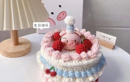 Pig cream cake crochet pattern