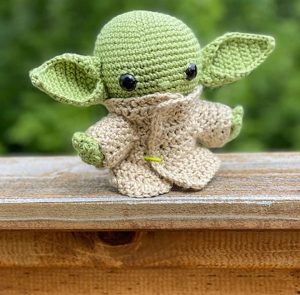 Baby Yoda crochet pattern free