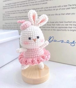 Easy Bunny crochet pattern free