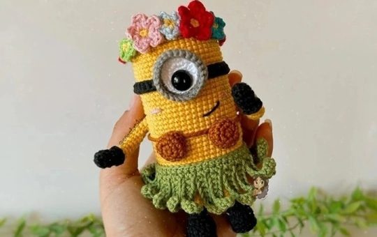 Hawaiian Minion crochet pattern