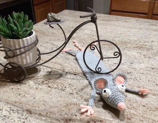 Amigurumi Mouse bookmark pattern