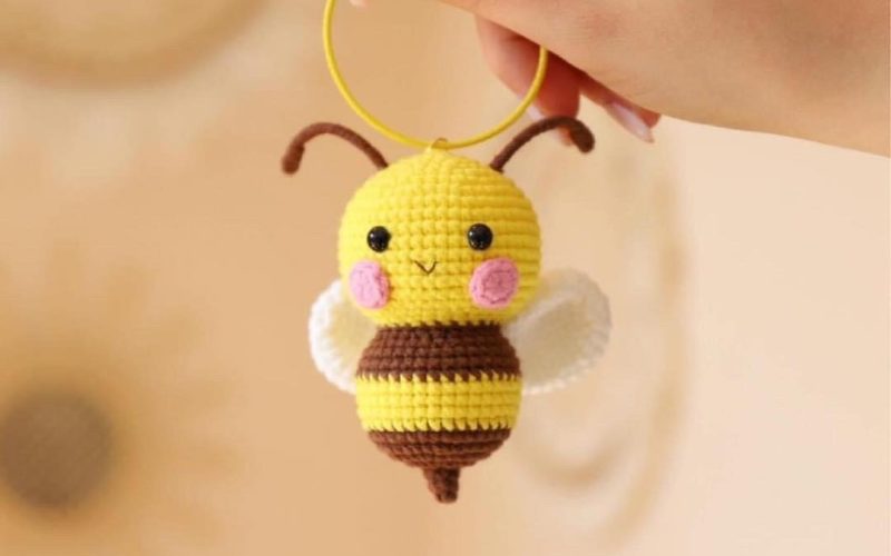 Bee yellow crochet pattern
