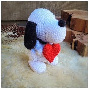 Amigurumi Snoopy crochet pattern