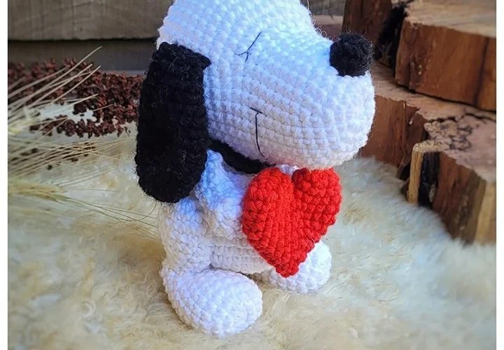 Amigurumi Snoopy crochet pattern