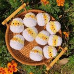 Chick in an egg crochet pattern