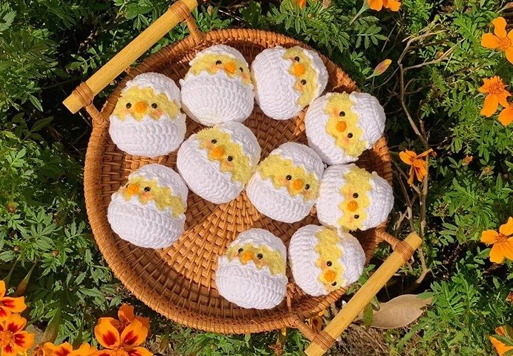 chick in an egg crochet pattern