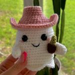 Little Ghost wearing cowboy hat pattern