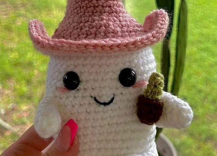 Little Ghost wearing cowboy hat pattern