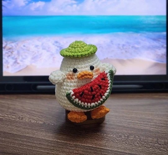 Amigurumi Duck eating watermelon pattern