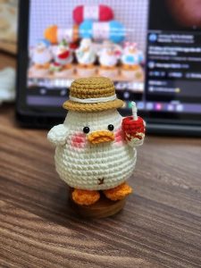 Duck drinking milk tea crochet pattern