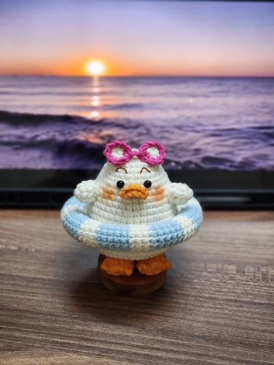 Duck go swimming pattern