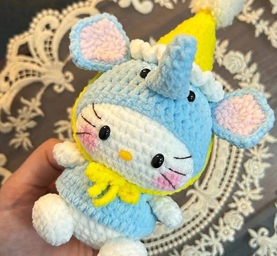 Elephant wearing birthday hat pattern