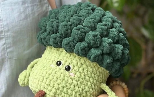 Giant baby Broccoli crochet Pattern