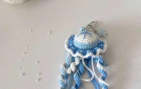 Jellyfish keychain pattern