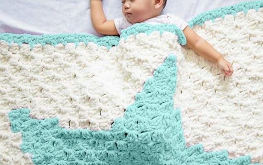Crochet c2c big star baby blanket
