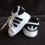 Baby crochet Adidas sneakers pattern (0 to 12 months)