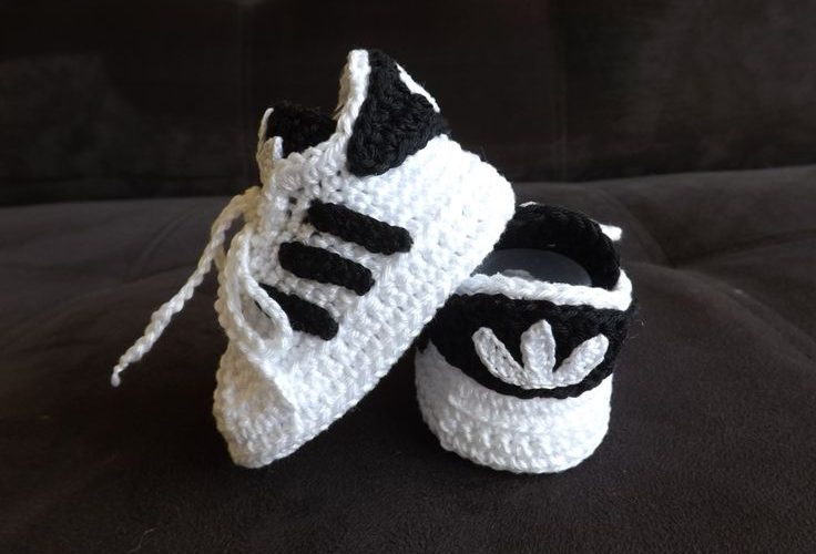 Baby crochet Adidas sneakers pattern (0 to 12 months)